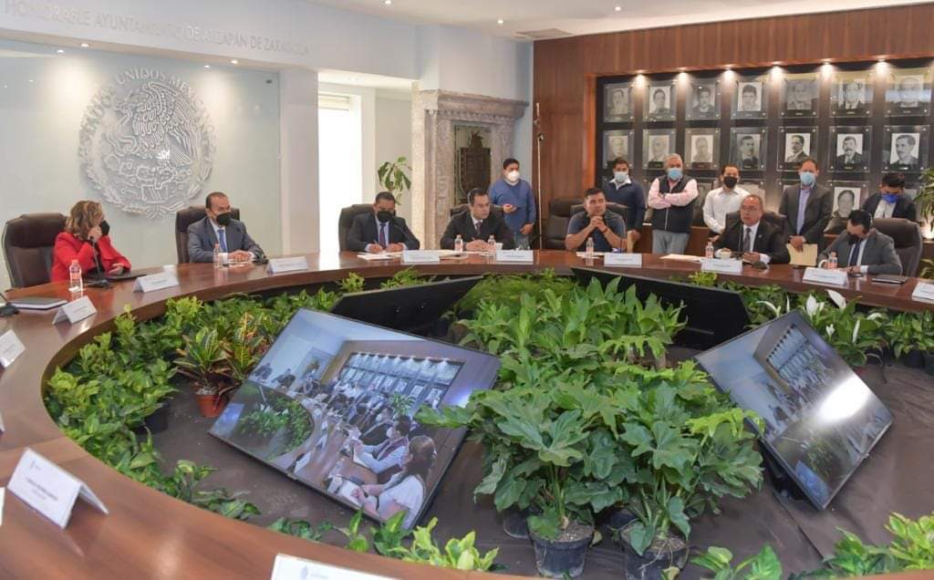 OTORGAN SEGURIDAD JURÍDICA A ADULTOS MAYORES CON ENTREGA DE ACTAS DE NACIMIENTO