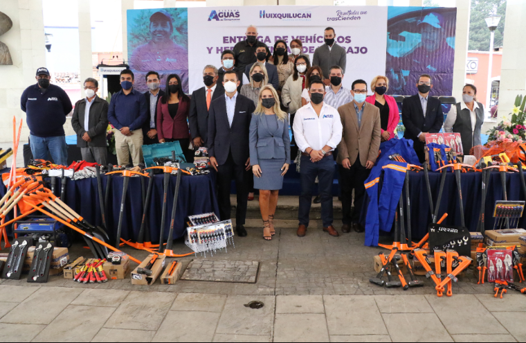 ENTREGA HUIXQUILUCAN VEHÍCULOS Y EQUIPAMIENTO AL PERSONAL DEL SISTEMA AGUAS