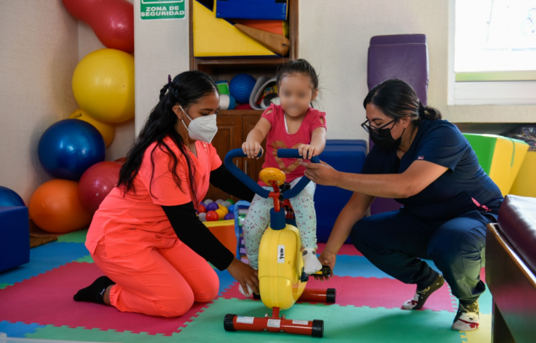 ATIENDE CRIS DE NAUCALPAN A MÁS DE
50 PERSONAS CON DISCAPACIDAD AL DÍA