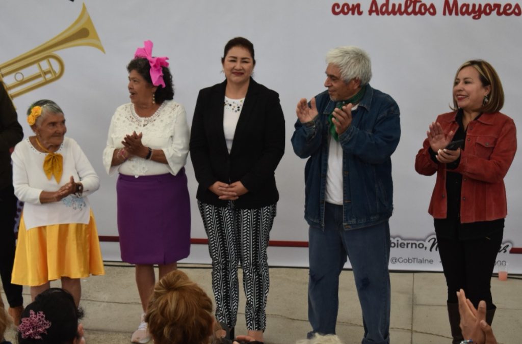 CON FIESTA DE ROCK AND ROLL EL SMDIF OTORGA RECREACIÓN A ADULTOS MAYORES