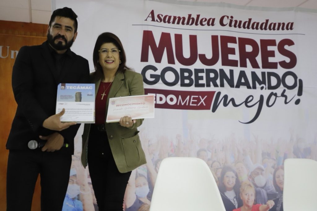 EXHORTA ALCALDESA DE TECÁMAC A ESTUDIANTES A PREPARARSE PARA PARTICIPAR EN LA TRANSFORMACIÓN DEL PAÍS