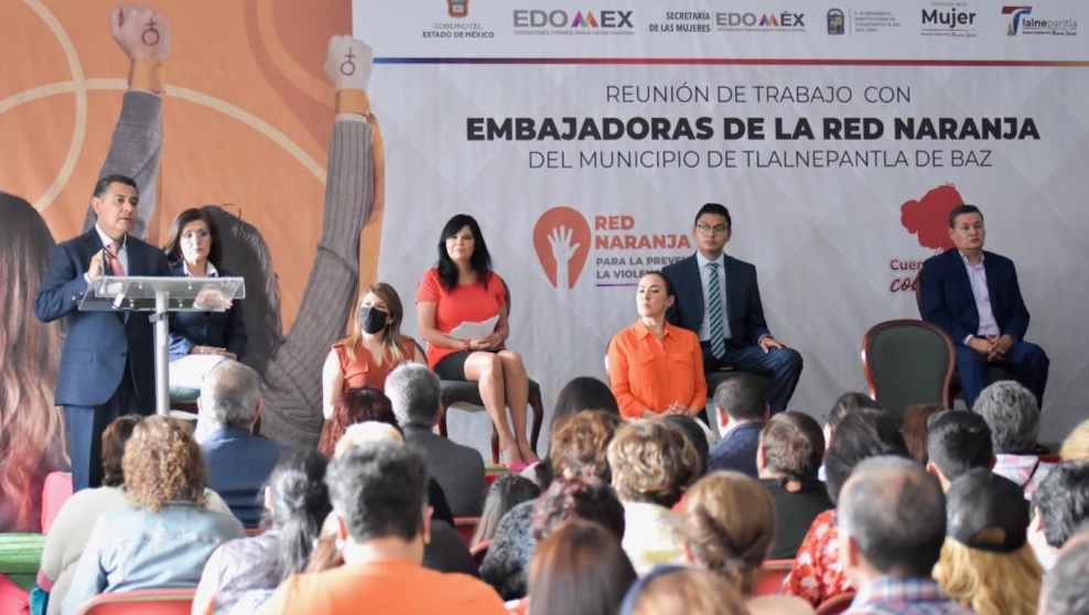 GOBIERNO DE TLALNEPANTLA CAPACITA A EMBAJADORAS DE LA RED NARANJA PARA IMPULSAR LA CULTURA DE LA DENUNCIA