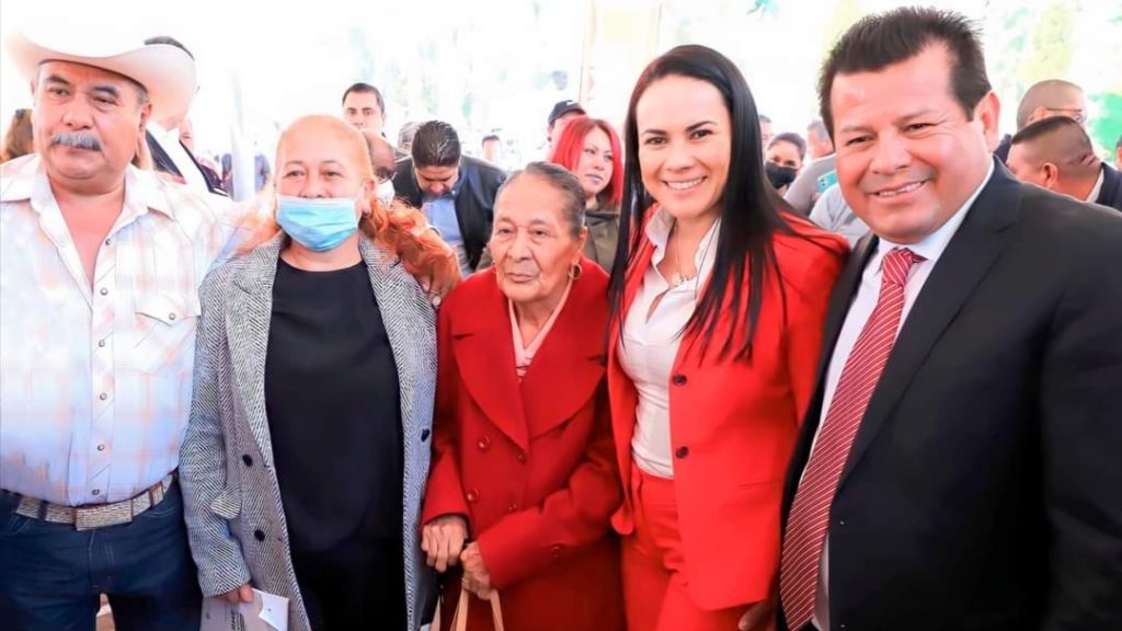 ALEJANDRA DEL MORAL ASISTE A LA TIERRA DE LOS GUERREROS CAÍDOS