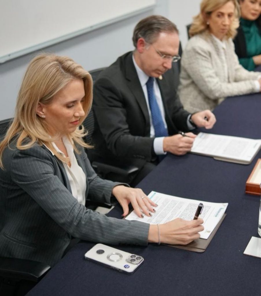 FIRMAN HUIXQUILUCAN Y UNIVERSIDAD PANAMERICANA CONVENIO PARA OTORGAR BECAS E IMPULSAR PROYECTOS EMPRENDEDORES