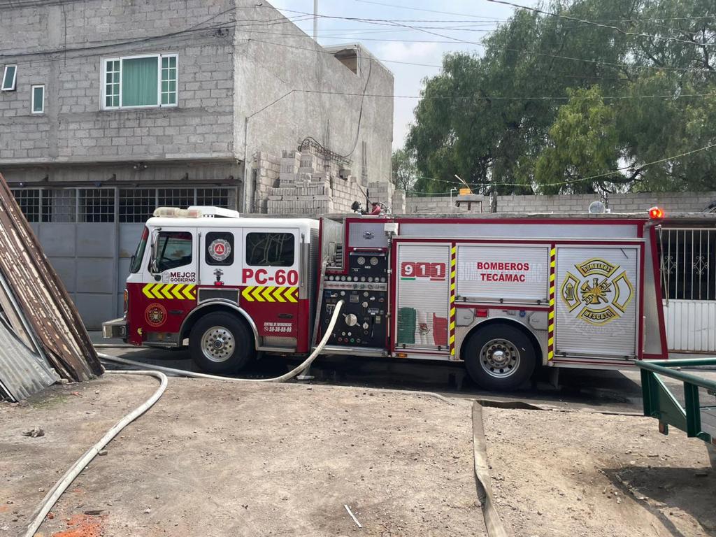 SE REGISTRA INCENDIO EN UNA FSBRICA DE PINTURAS  EN ZONA INDUSTRIAL DE ECATEPEC DE MORELOS, BULCANOS DE TECÁMAC APOYAN