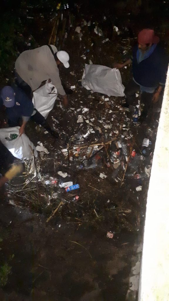 PIDEN BOMBEROS DE ATIZAPÁN DE ZARAGOZA A LA CIUDADANÍA NO TIRAR BASURA PARA EVITAR INUNDACIONES EN ESTA TEMPORADA DE LLUVIAS