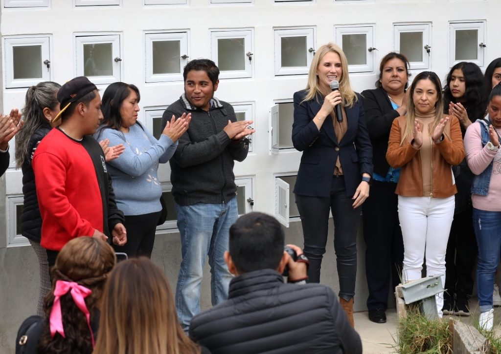 HUIXQUILUCAN ENTREGA 200 OSARIOS EN LA ZONA TRADICIONAL