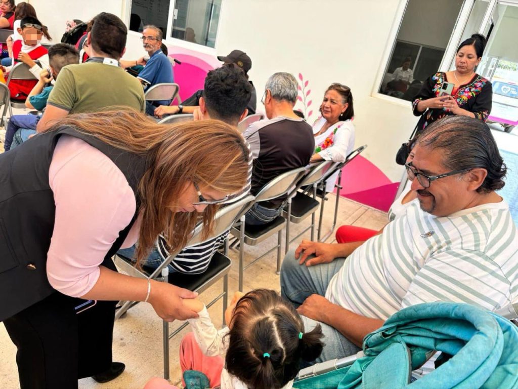 OTORGA EL DIF DE TECÁMAC APOYO ECONÓMICO PARA EL TRASLADO DE NIÑOS AL CRIT