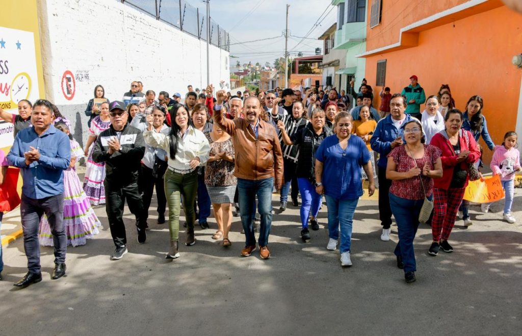 ENTREGA PEDRO RODRÍGUEZ OBRAS DE INFRAESTRUCTURA, AHORA LA CALLE BELISARIO DOMÍNGUEZ