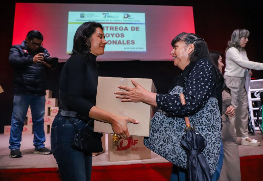 DIF TLALNEPANTLA LLEVA A CABO SU SEXTA ENTREGA DE APOYOS FUNCIONALES