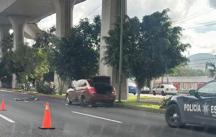 Hombre arrollado y muerto cuando cambiaba una llanta de su auto en santa Mónica