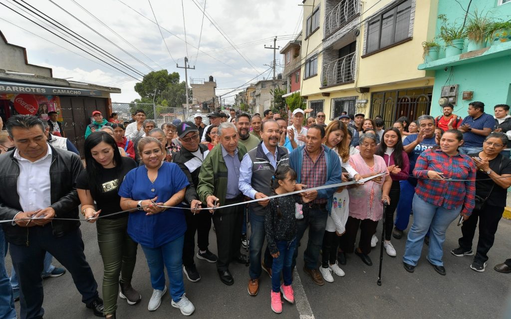 MEJORES VIALIDADES CON OBRAS QUE PEDRO RODRÍGUEZ IMPULSA EN ATIZAPÁN DE ZARAGOZA; INAUGURA REHABILITACIÓN DE CALLE COAHUILA, EN COL. LÁZARO CÁRDENAS