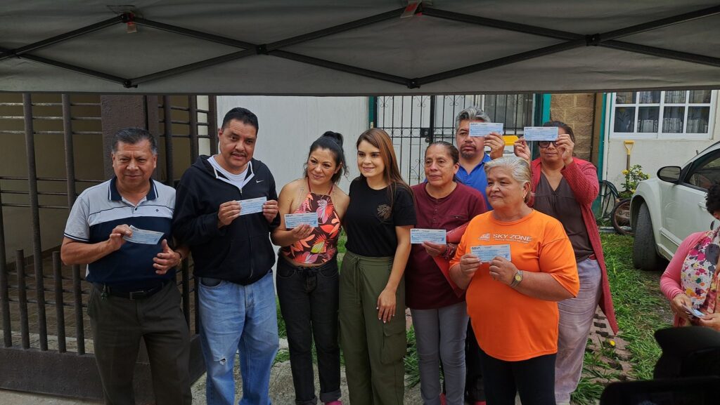 BRENDA AGUILAR ZAMORA ENTREGA APOYO ECONÓMICO A DAMNIFICADOS POR LLUVIAS EN RANCHO SAN BLAS COMUNIDAD DE CUAUTITLÁN MÉXICO.