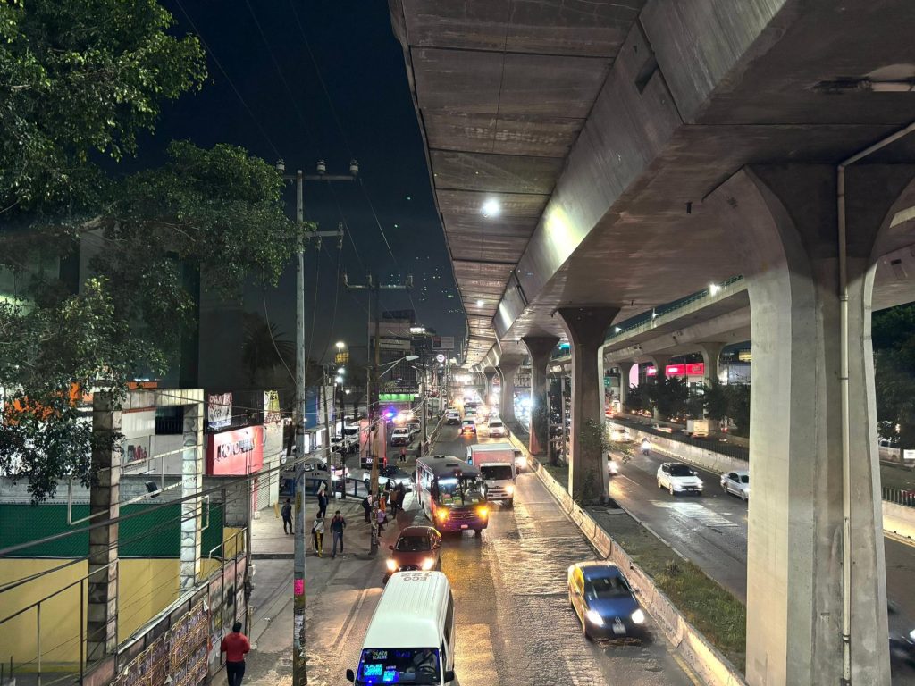 GOBIERNO DE NAUCALPAN REPARA CASI MIL LUMINARIAS EN PERIFERICO NORTE Y EN AVENIDA LUIS DONALDO COLOSIO