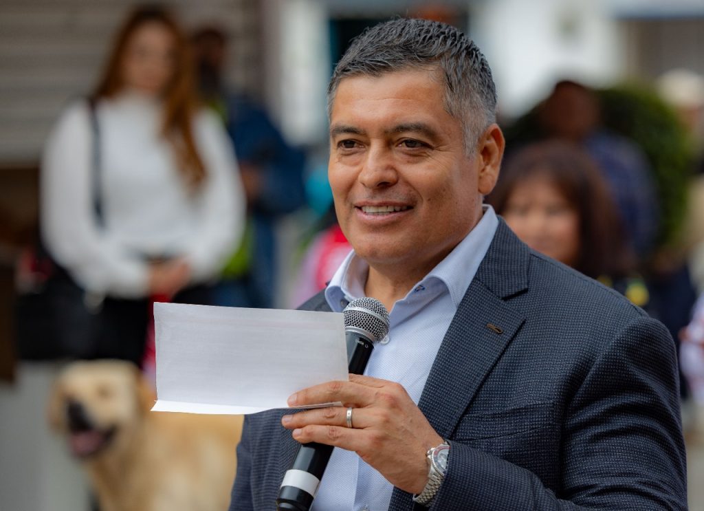 ENTREGA DAVID SÁNCHEZ ADOQUINADO DE LA CALLE JUAN ALDAMA EN SAN LORENZO